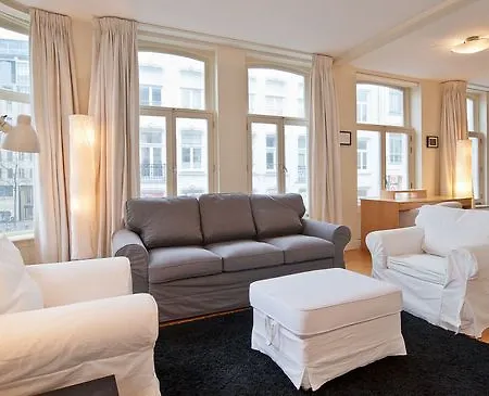 Short Group Dam Square Hotel *